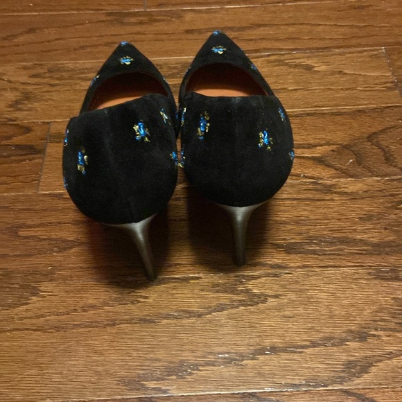 Coach Praire Suede Pump - Picture 9 of 10